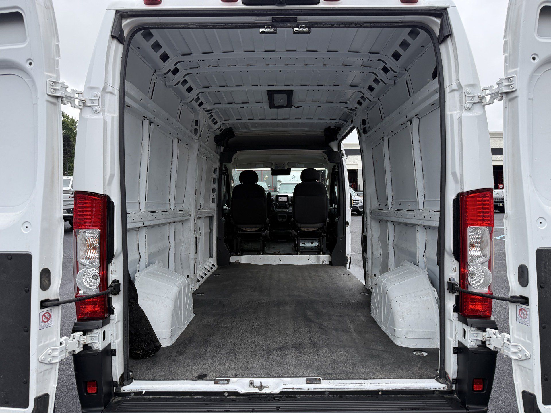 Used 2023 RAM ProMaster 2500 FWD image 28