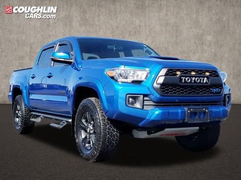 Used 2017 Toyota Tacoma TRD Sport w/ Premium & Technology Package image 1