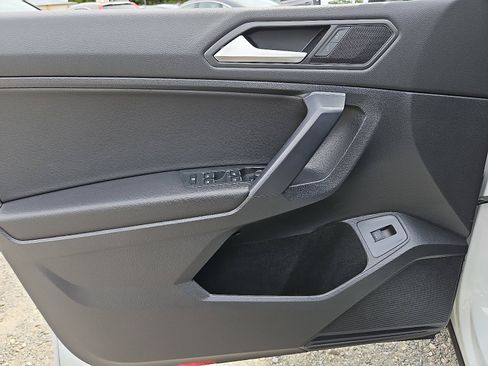 Used 2021 Volkswagen Tiguan SEL w/ 3rd Row Seat Package image 13