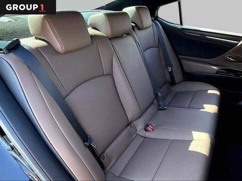 Used 2025 Lexus ES 350 w/ Premium Package FWD image 17