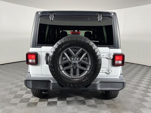 Used 2024 Jeep Wrangler Unlimited Sport AWD/4WD image 7