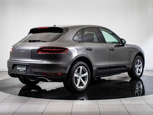 Used 2017 Porsche Macan image 8