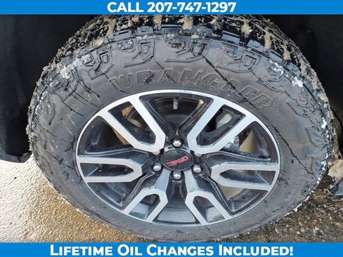 Used 2024 GMC Sierra 1500 AT4 w/ Technology Package image 9