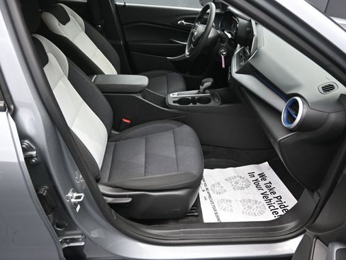 Used 2024 Chevrolet Trax LS w/ LS Convenience Package image 29