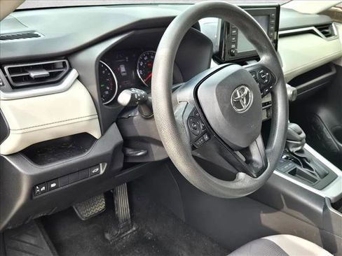 Used 2019 Toyota RAV4 XLE image 9