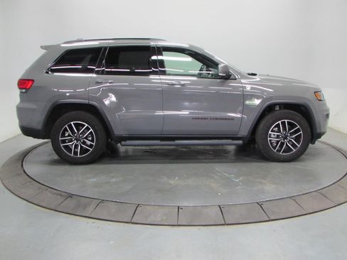 Used 2021 Jeep Grand Cherokee Trailhawk w/ Trailhawk Luxury Group AWD/4WD image 8