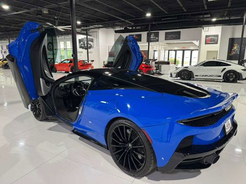 Used 2020 McLaren GT image 13