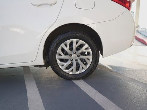 Used 2019 Toyota Corolla LE image 31