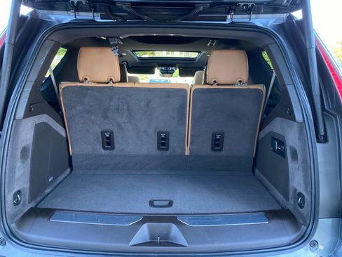 Used 2021 Cadillac Escalade Premium Luxury image 5