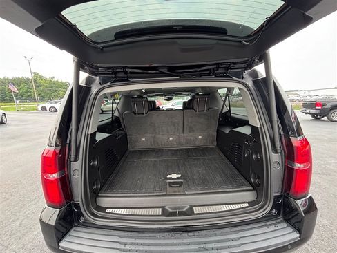 Used 2019 Chevrolet Suburban LT AWD/4WD image 23