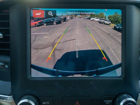 Used 2022 RAM 1500 Laramie AWD/4WD image 18