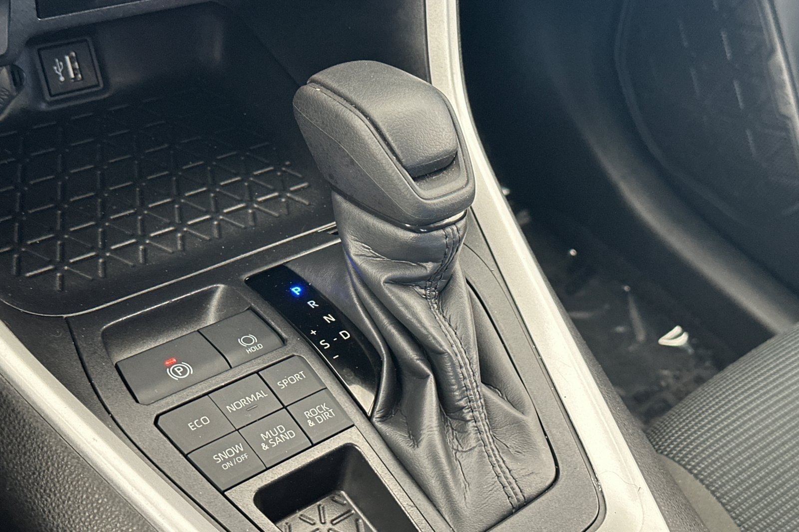 Certified 2025 Toyota RAV4 LE AWD/4WD image 20