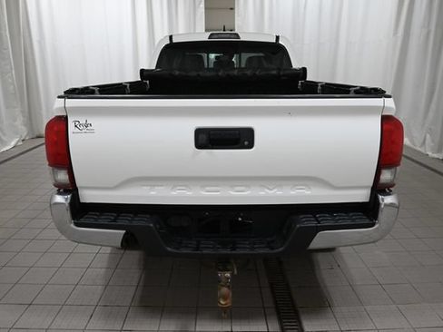 Used 2019 Toyota Tacoma TRD Off-Road AWD/4WD image 13