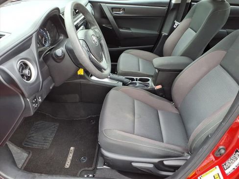 Used 2018 Toyota Corolla LE FWD image 11