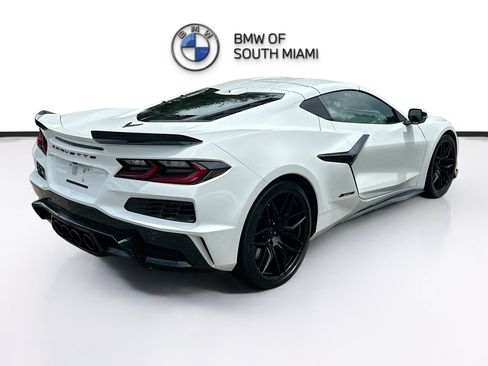 Used 2024 Chevrolet Corvette Z06 RWD image 7