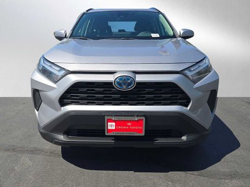 Used 2022 Toyota RAV4 XLE image 2