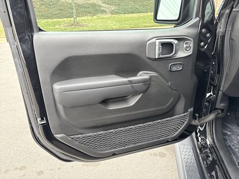 Certified 2024 Jeep Wrangler Sport S image 14