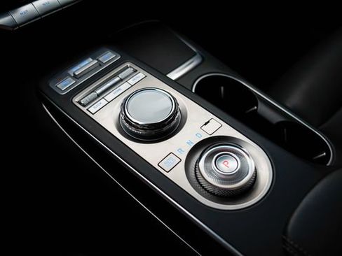 Used 2025 Genesis GV70 2.5T AWD/4WD image 30