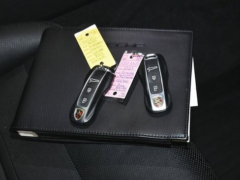 Used 2023 Porsche Panamera Platinum Edition image 65