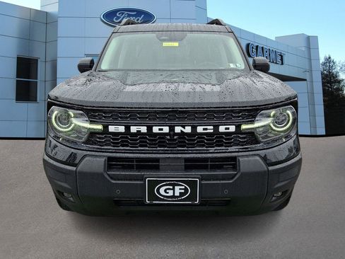 Certified 2025 Ford Bronco Sport Outer Banks w/ Outer Banks Tech Package+ image 3