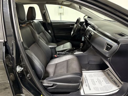 Used 2015 Toyota Corolla S image 22