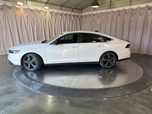 Used 2024 Honda Accord Sport image 8