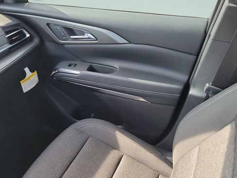 Used 2026 Chevrolet Traverse LT FWD image 13