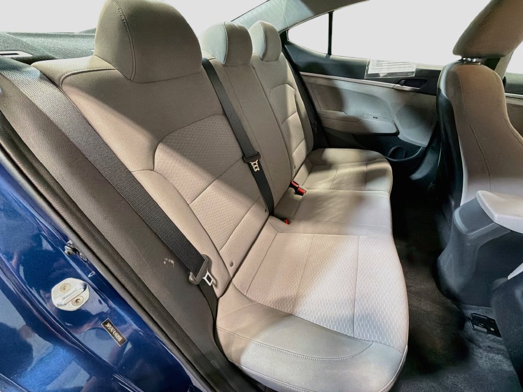 Used 2020 Hyundai Elantra SE FWD image 25