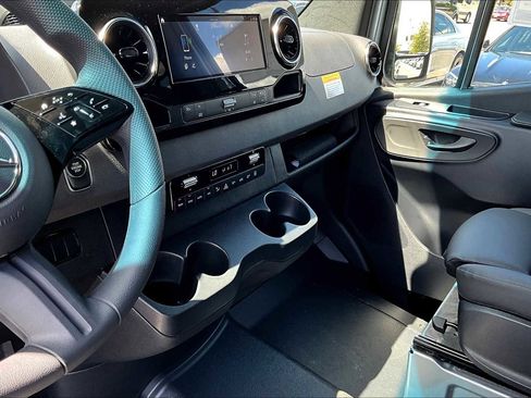New 2025 Mercedes-Benz Sprinter 2500 image 7