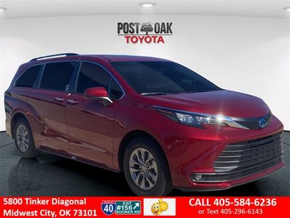 New 2025 Toyota Sienna XLE