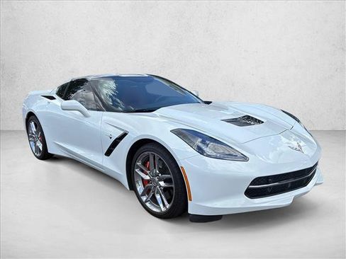 Used 2017 Chevrolet Corvette Stingray Coupe RWD image 3