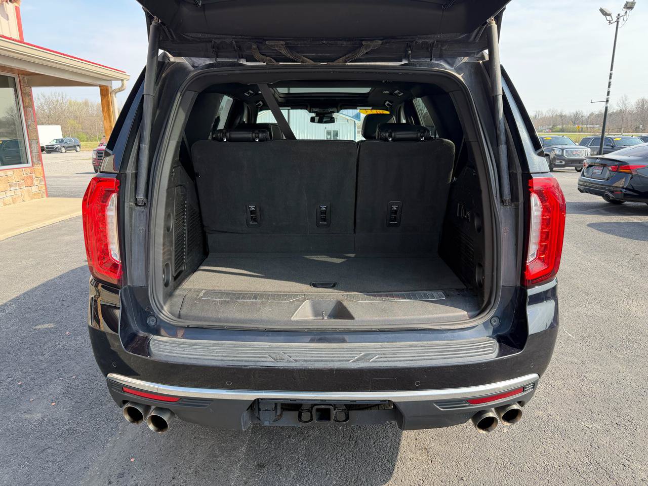 Used 2023 GMC Yukon Denali w/ Max Trailering Package AWD/4WD image 6