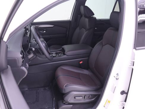 Certified 2025 Honda Pilot Black Edition image 4