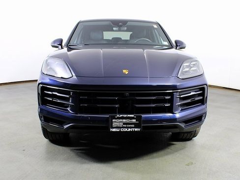 Used 2024 Porsche Cayenne Coupe image 10