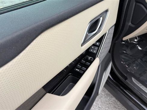 Used 2018 Land Rover Range Rover Velar R-Dynamic SE image 35