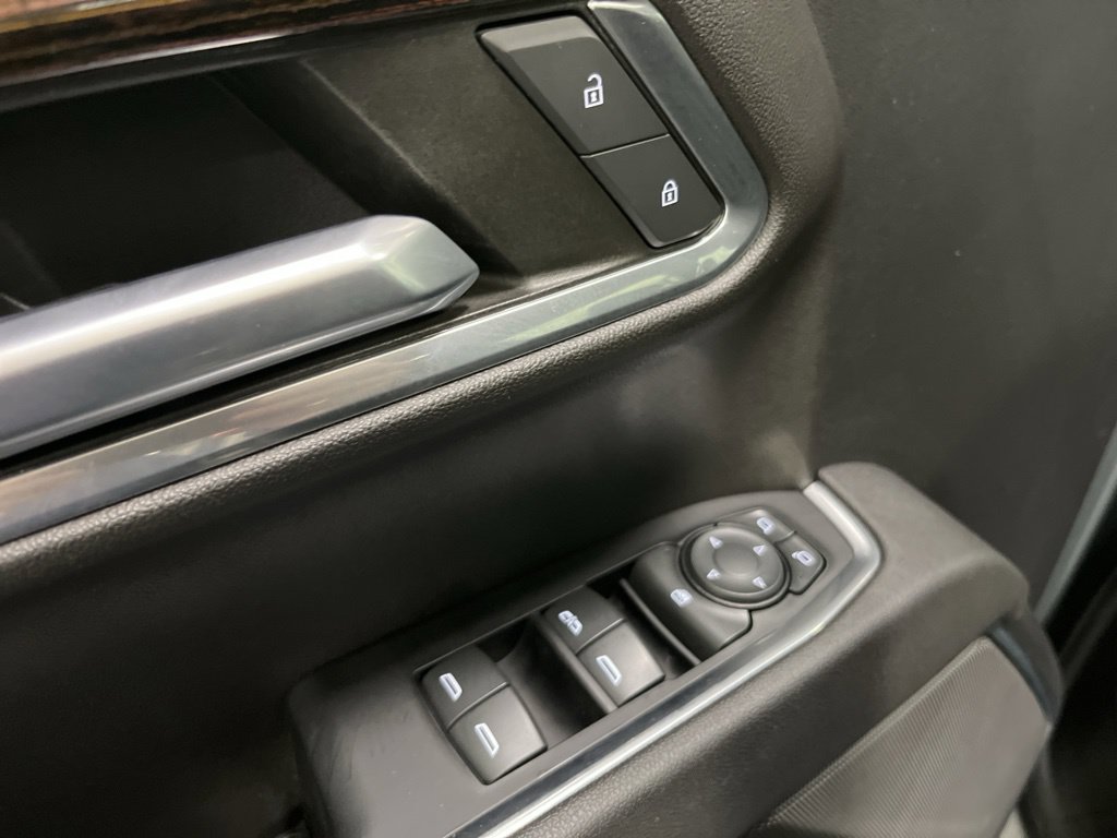 Used 2023 GMC Sierra 1500 Elevation AWD/4WD image 3