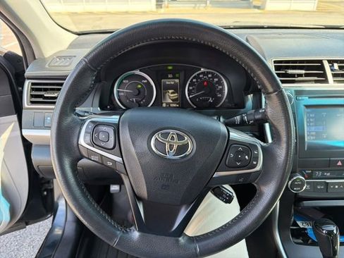 Used 2017 Toyota Camry SE FWD image 11