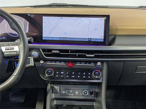 Used 2025 Hyundai Sonata Limited image 35