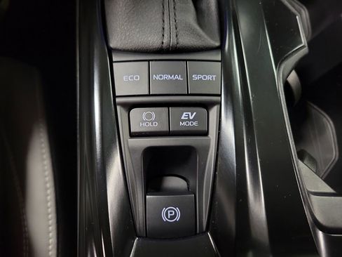 Used 2025 Toyota Camry SE AWD/4WD image 15