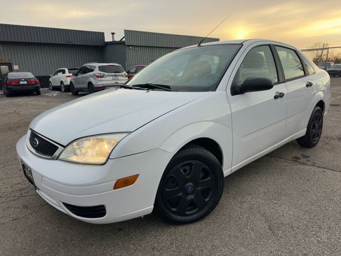 Used 2005 Ford Focus SE image 3