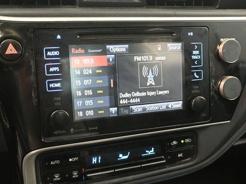 Used 2017 Toyota Corolla XSE image 30