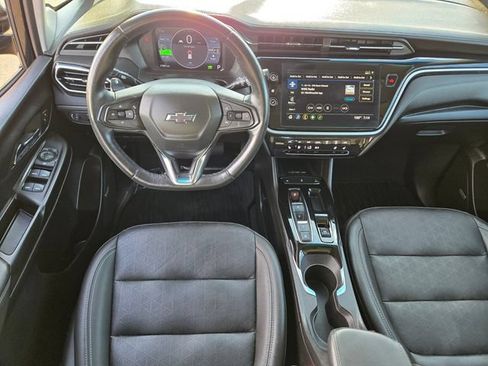 Used 2023 Chevrolet Bolt LT w/ Infotainment Package FWD image 12