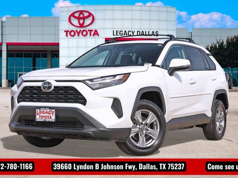 Used 2025 Toyota RAV4 XLE image 1