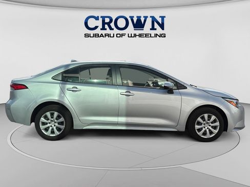 Used 2025 Toyota Corolla LE FWD image 2