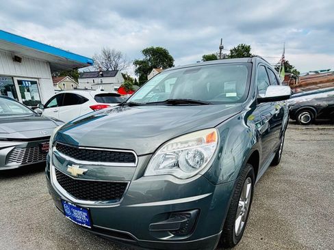 Used 2013 Chevrolet Equinox LT w/ Chrome Package AWD/4WD image 2