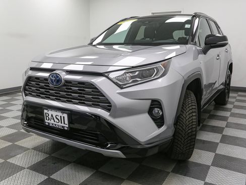 Used 2019 Toyota RAV4 XSE w/ Carpet Mat Package AWD/4WD image 4