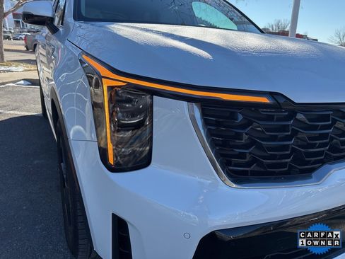 Certified 2025 Kia Sorento EX image 5