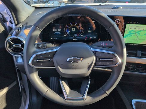 Certified 2025 Chevrolet Equinox ACTIV w/ Safety and Technology Package image 21