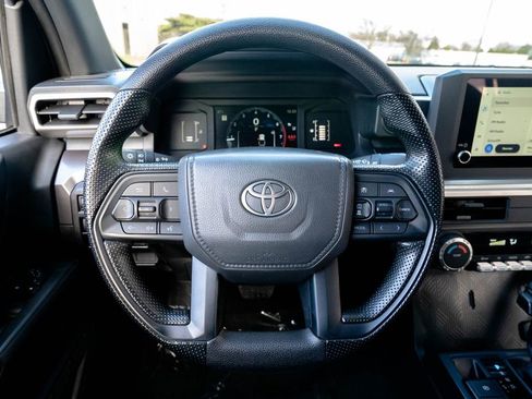 Used 2025 Toyota Tacoma SR5 AWD/4WD image 13