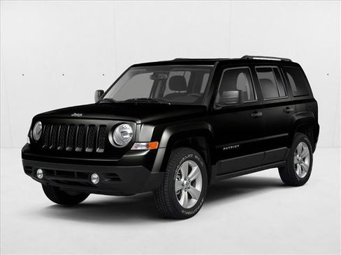 Used 2014 Jeep Patriot Sport image 1